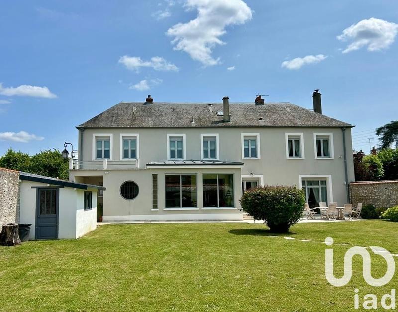 Maison - 245 m² - 9 pièces