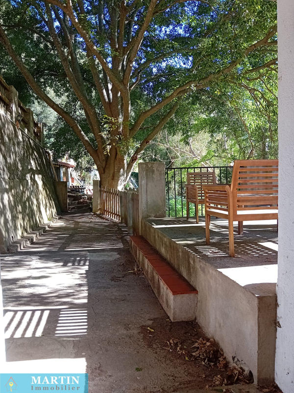 Maison - 330 m² - 15 pièces