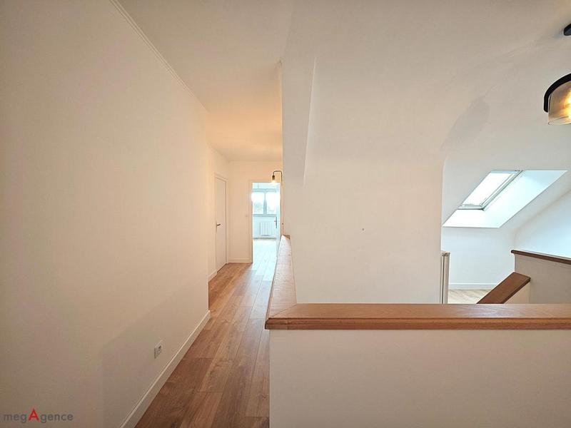 Maison - 230 m² - 10 pièces