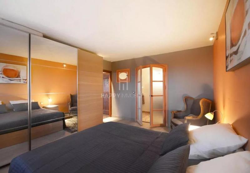 Propriété - 300 m² - 10 pièces