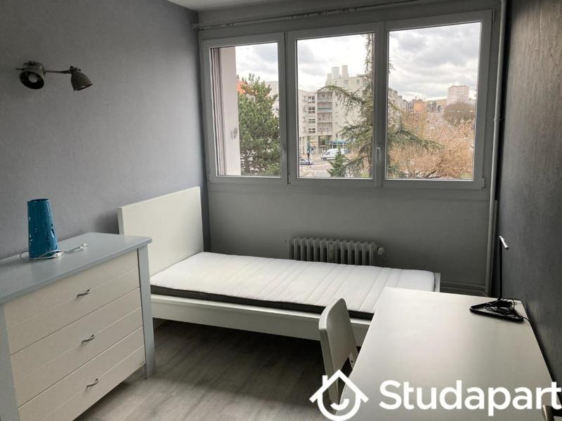 Chambre - 11 m² - 1 pièce