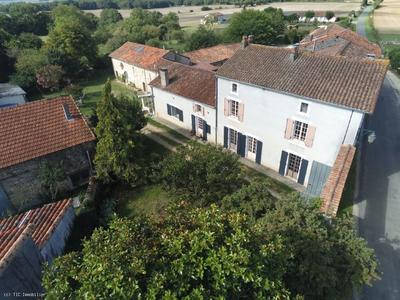 Maison de village - 315 m² - 11 pièces