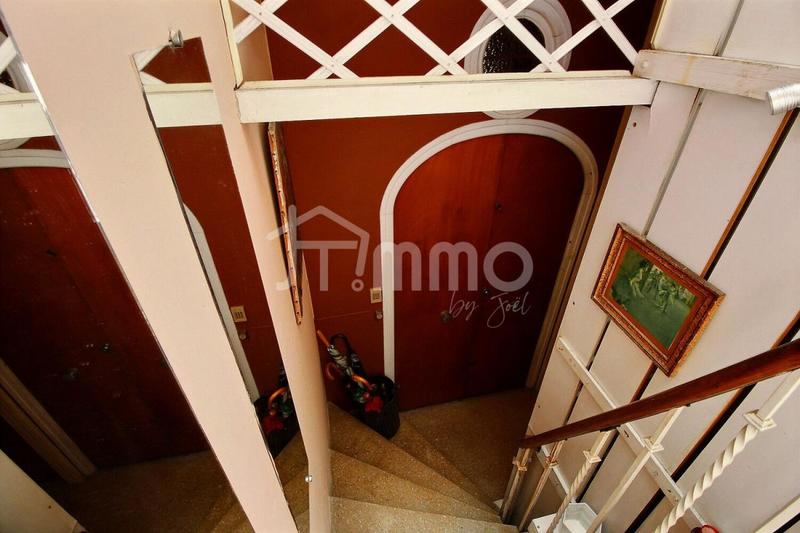 Appartement - 101 m² - 5 pièces