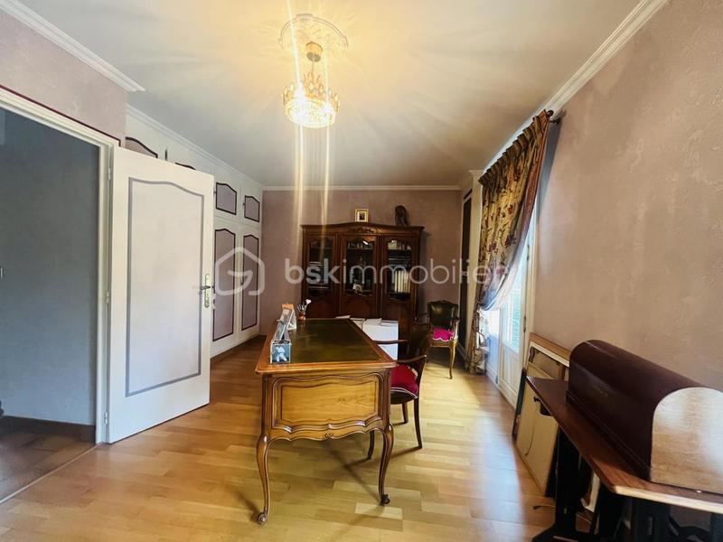 Maison - 186 m² - 6 pièces