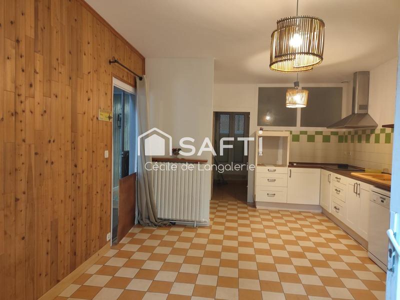 Maison - 210 m² - 6 pièces