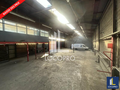 Local d'activité / Entrepôt - 857 m²