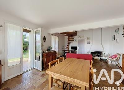 Maison - 95 m² - 4 pièces