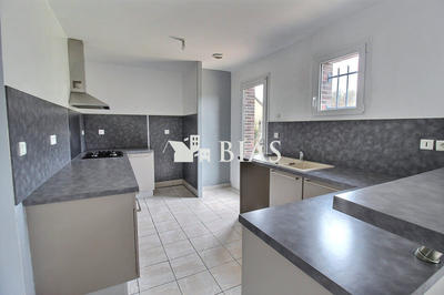 Maison traditionnelle - 119 m² - 6 pièces