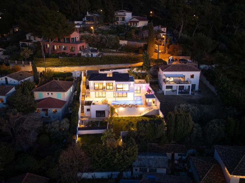 Villa - 225 m² - 7 pièces