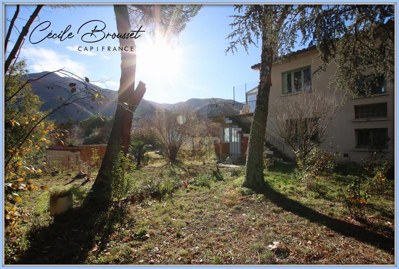 Maison - 210 m² - 7 pièces