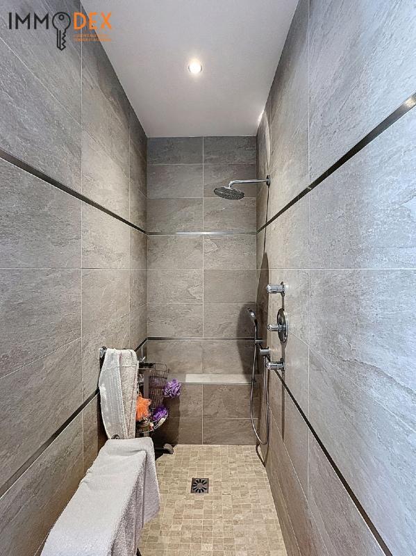 Maison - 226 m² - 7 pièces