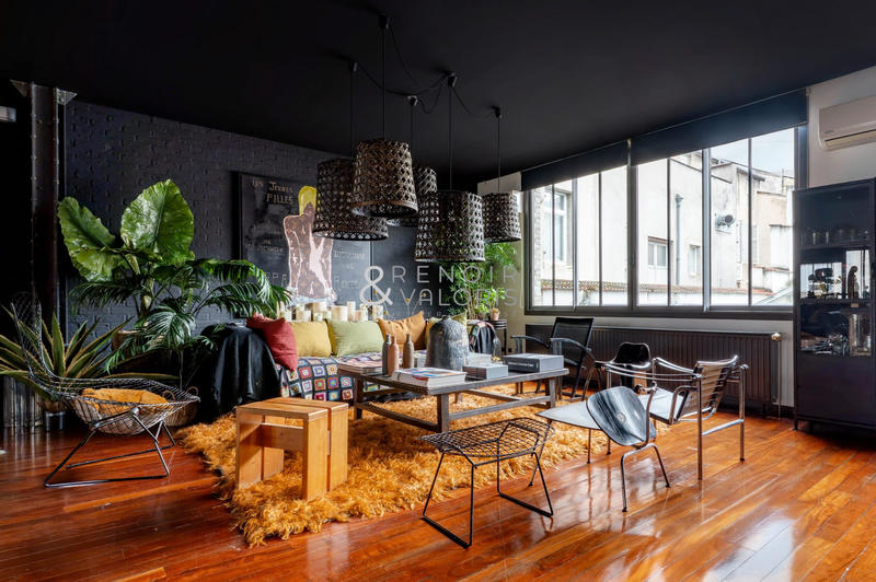 Appartement - 400 m² - 8 pièces