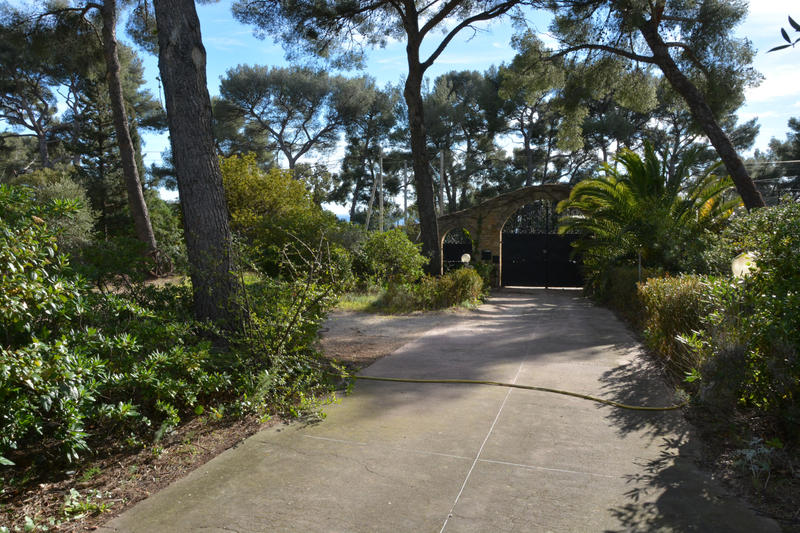 Propriété - 445 m² - 10 pièces