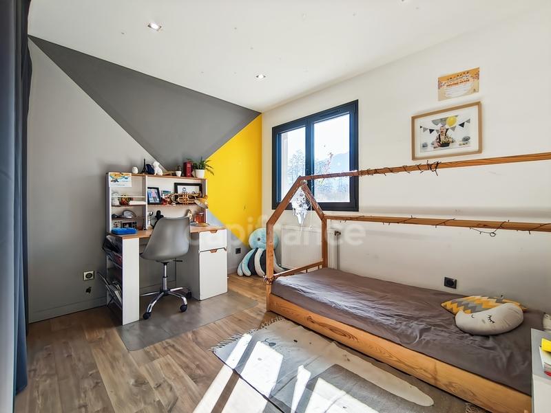 Maison - 163 m² - 6 pièces