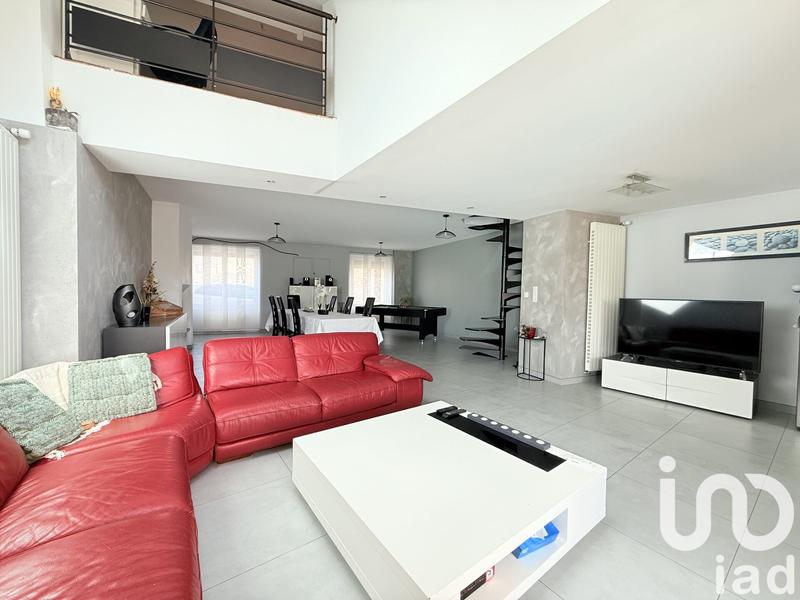 Maison - 179 m² - 5 pièces