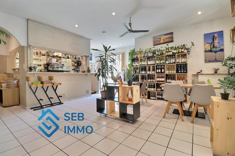 Local commercial - 202 m² - 7 pièces