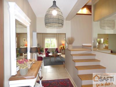 Villa - 246 m² - 8 pièces