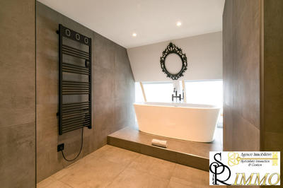 Appartement - 160 m² - 5 pièces