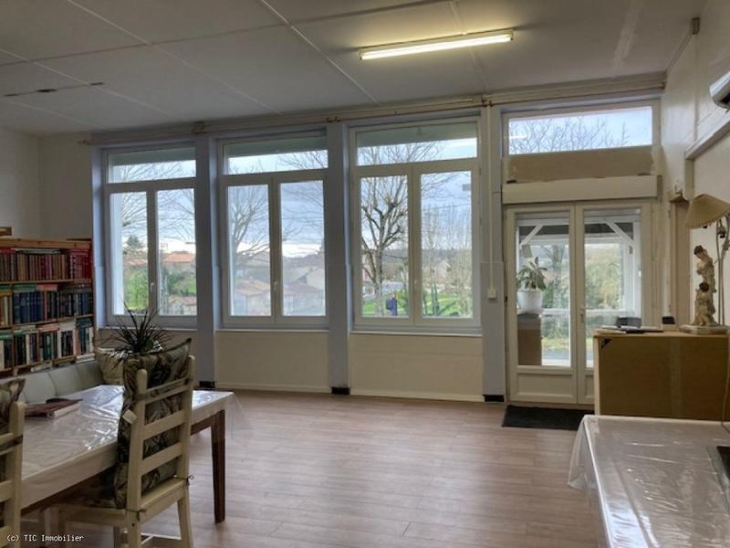 Demeure - 205 m² - 6 pièces