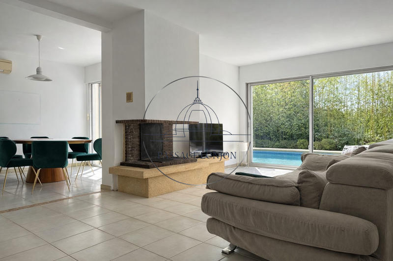 Villa - 180 m² - 5 pièces