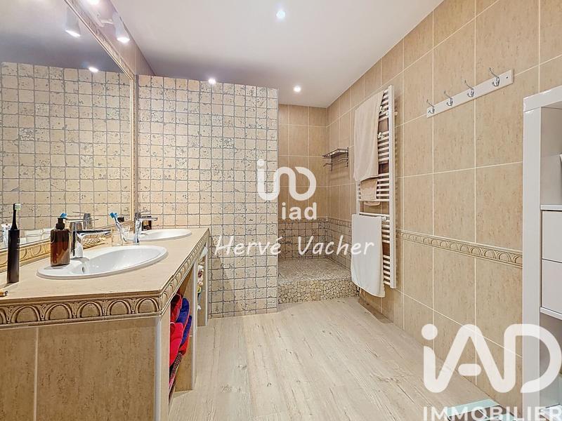 Appartement - 184 m² - 6 pièces