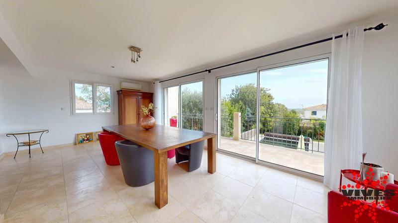 Maison - 288 m² - 10 pièces