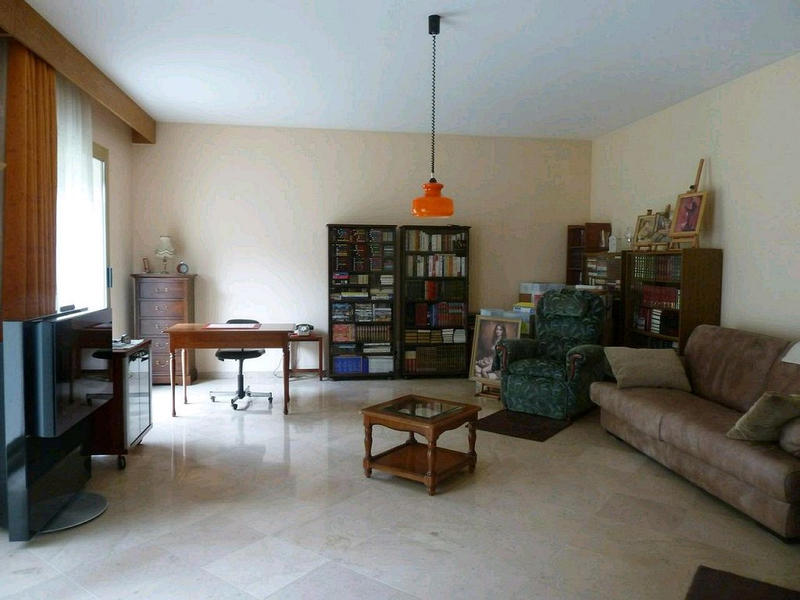 Maison - 240 m² - 6 pièces