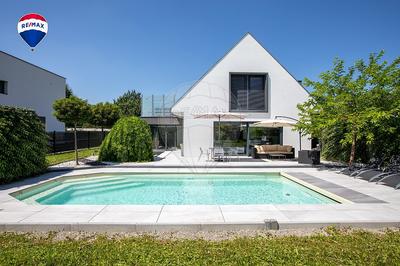 Maison - 203 m² - 7 pièces