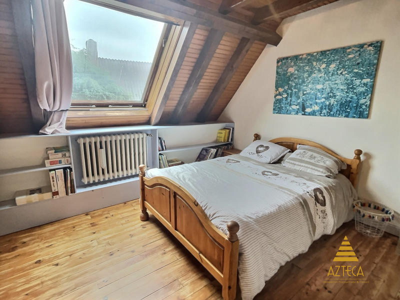 Maison - 221 m² - 8 pièces