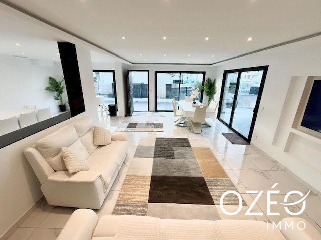 Maison contemporaine - 110 m² - 4 pièces