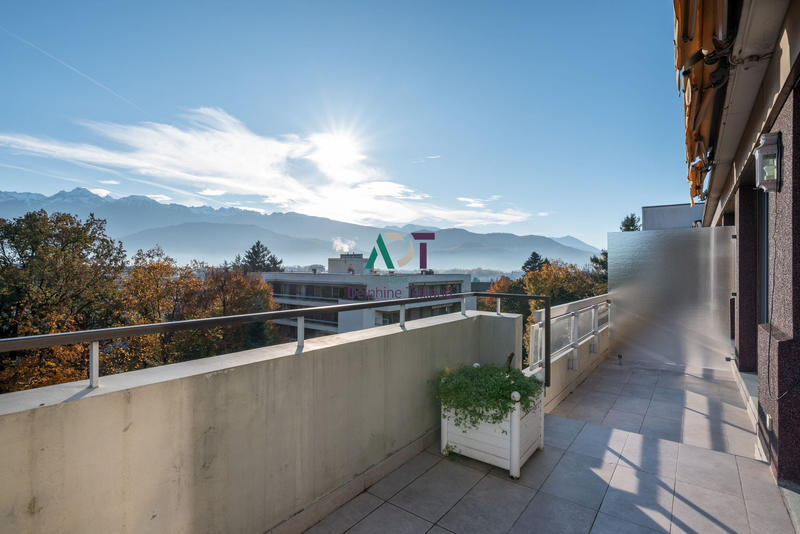 Appartement - 93 m² - 3 pièces