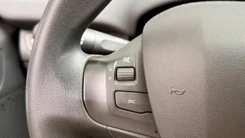 Peugeot 208 1.2 68 Access + Distribution Ok