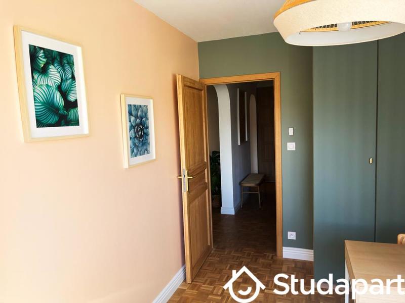 Chambre - 12 m² - 1 pièce