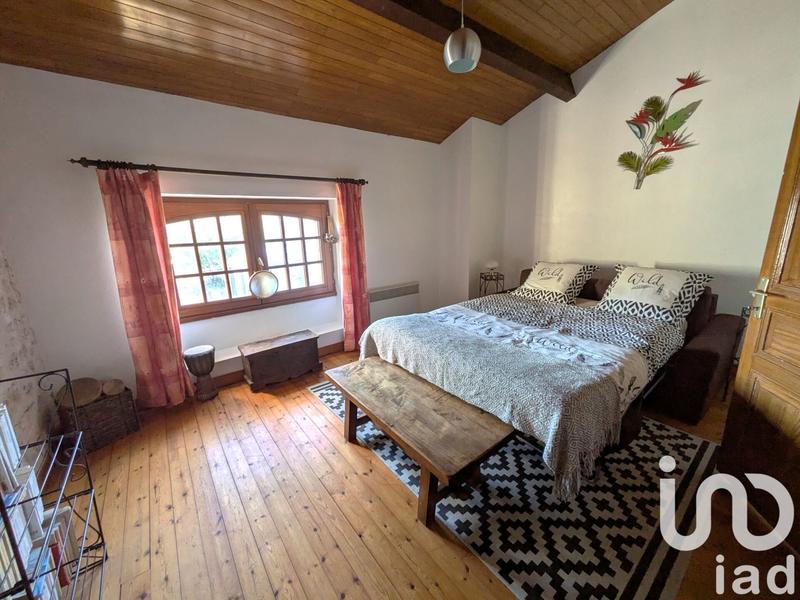 Maison - 235 m² - 10 pièces