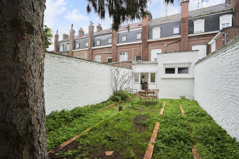 Maison - 143 m² - 9 pièces