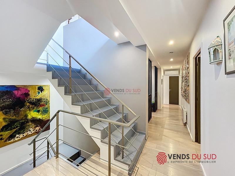 Maison - 246 m² - 6 pièces