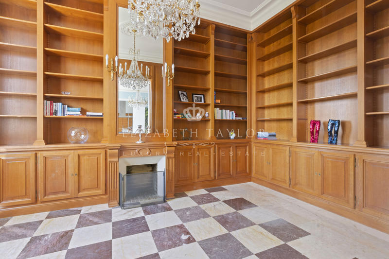 Propriété - 424 m² - 12 pièces