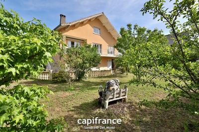 Maison - 285 m² - 9 pièces