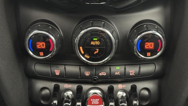 Mini 3 portes Hatch F56 Cooper 136 ch Bva6 Edition Blackfriars