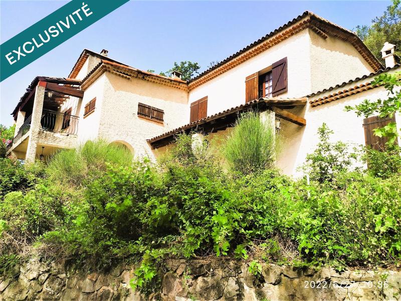 Maison - 220 m² - 8 pièces