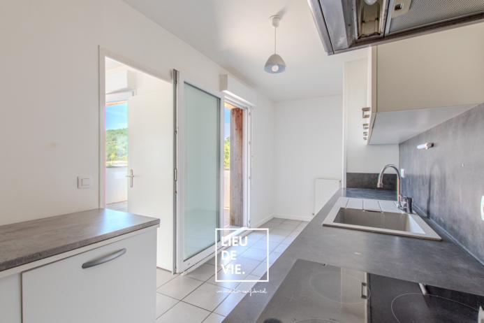 Appartement ancien - 81 m² - 4 pièces