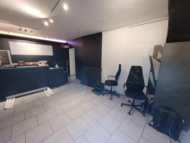 Local commercial - 100 m² - 3 pièces