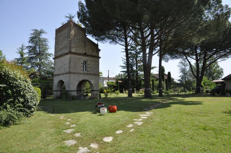 Maison - 525 m² - 10 pièces