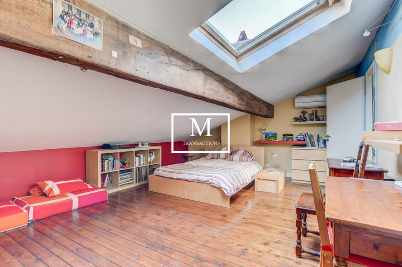 Maison - 215 m² - 6 pièces