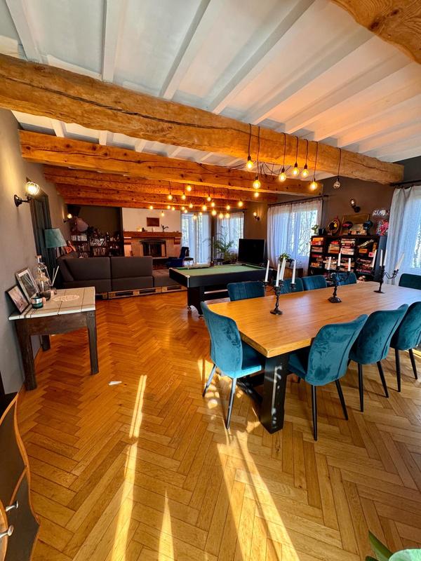 Maison - 250 m² - 7 pièces