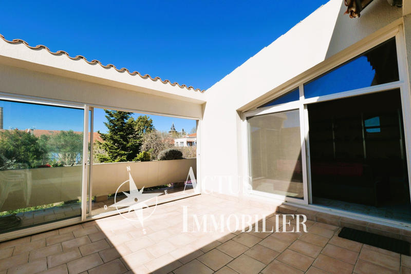Maison - 242 m² - 8 pièces