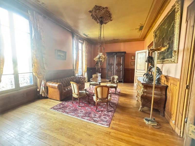 Maison - 184 m² - 10 pièces