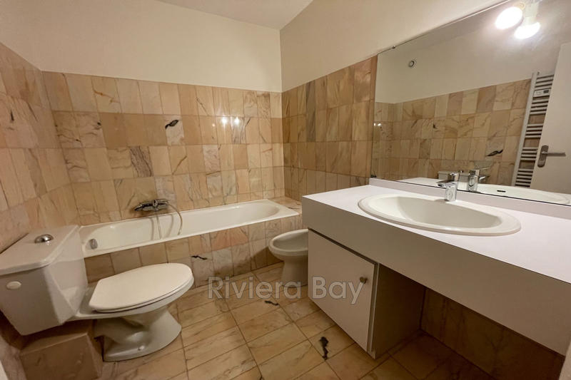 Appartement - 79 m² - 3 pièces