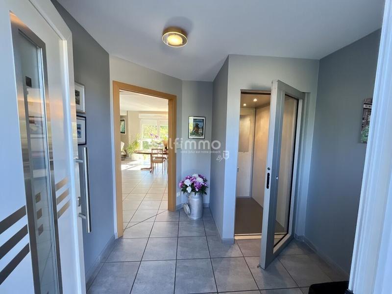 Demeure - 231 m² - 8 pièces