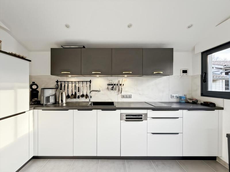 Villa - 240 m² - 8 pièces